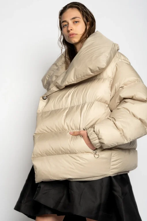 BEIGE M'A PUFFER JACKET