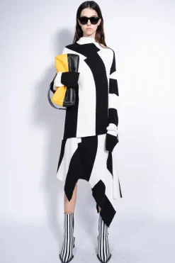 BLACK AND WHITE DRAPED JUMPER