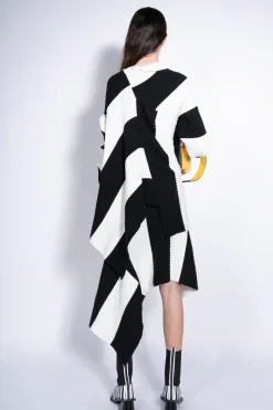 BLACK AND WHITE DRAPED JUMPER