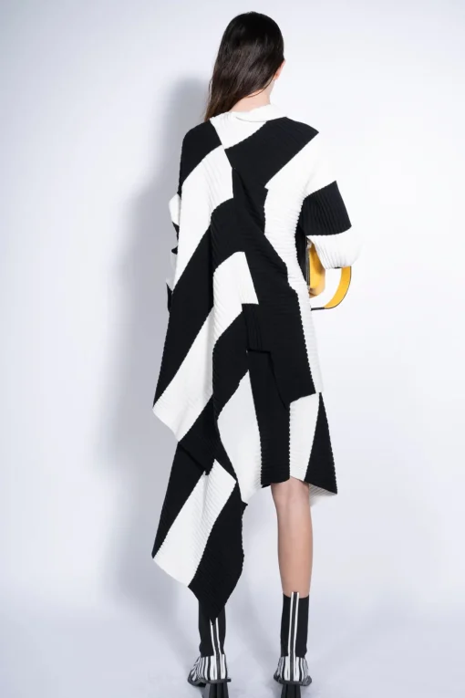 BLACK AND WHITE DRAPED JUMPER