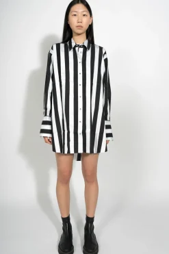 BLACK AND WHITE XXXL SHIRT
