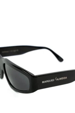 BLACK ANGULAR FRAME SUNGLASSES