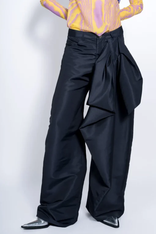 BLACK BOYFRIEND TROUSERS WITH BOW