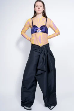 BLACK BOYFRIEND TROUSERS WITH BOW