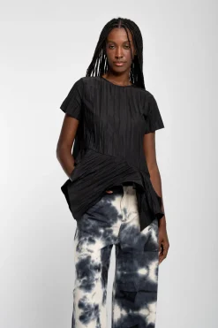 BLACK CAP SLEEVE PLISSE T-SHIRT