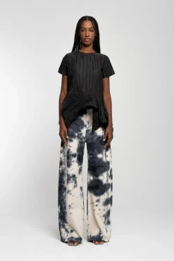 BLACK CAP SLEEVE PLISSE T-SHIRT