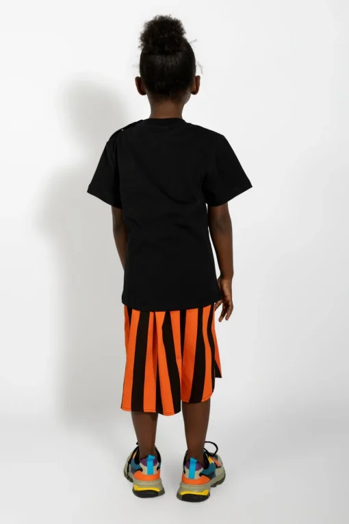 BLACK EMBROIDERED T-SHIRT