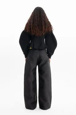 BLACK FRILL SWEATSHIRT