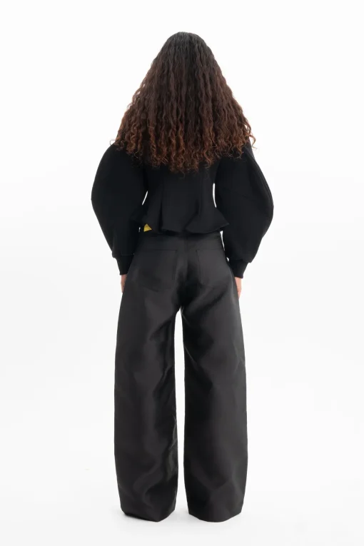 BLACK FRILL SWEATSHIRT