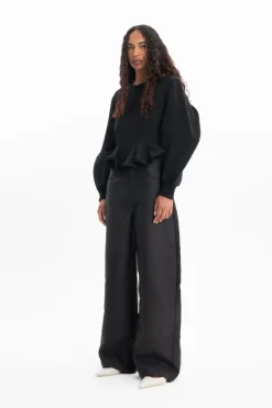 BLACK FRILL SWEATSHIRT