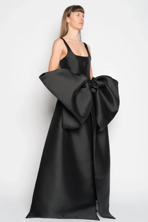 BLACK FRONT BOW TOP