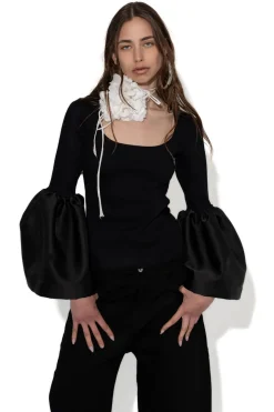 BLACK SCOOPED NECK PUFF SLEEVE TOP