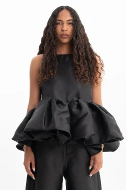 BLACK SLEEVELESS PUFF HEM TOP