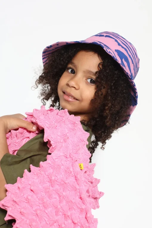 BLUE AND PINK BUCKET HAT
