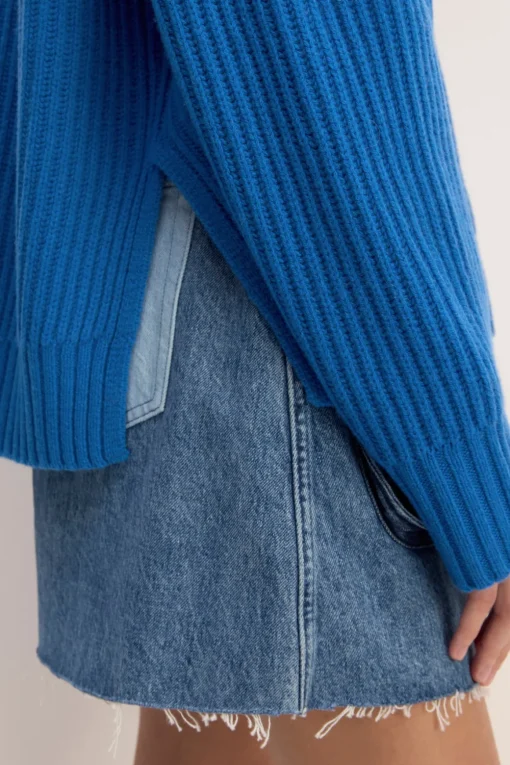 BLUE KNIT JUMPER