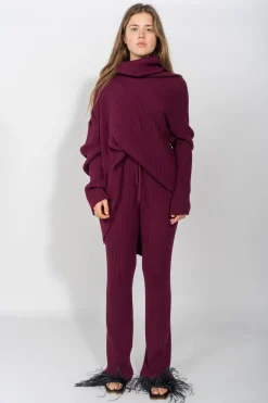 BURGUNDY KNITTED TROUSERS