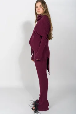 BURGUNDY KNITTED TROUSERS