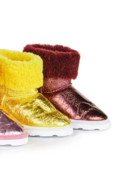 LEATHER BOOTS IN YELLOW