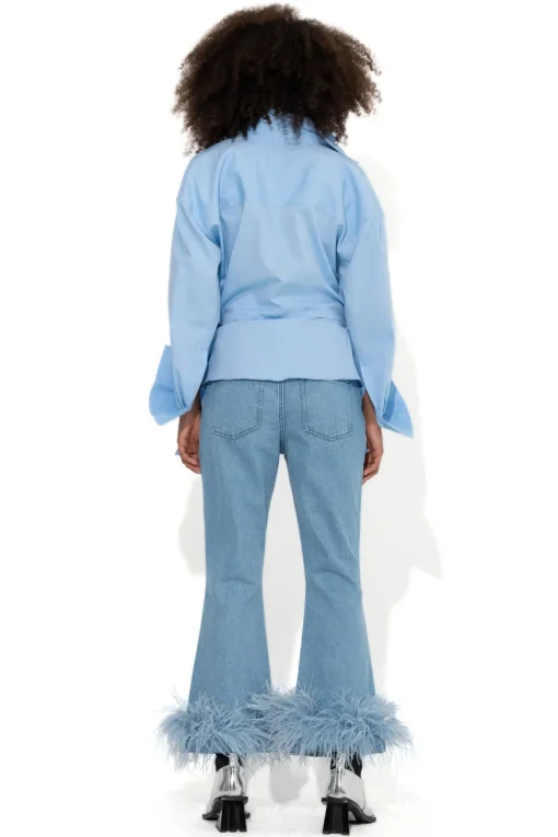 LIGHT BLUE FEATHER HEM CAPRI JEANS
