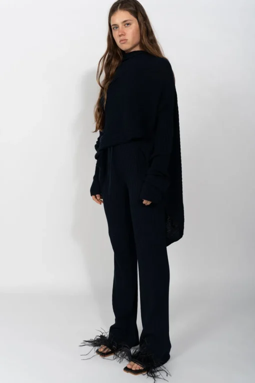 NAVY KNITTED TROUSERS