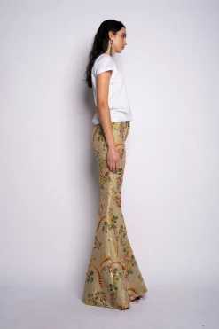 WHITE CAP SLEEVE T-SHIRT WITH GOLD LOGO