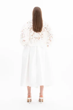 WHITE EMBROIDERED PUFF SLEEVE SHIRT