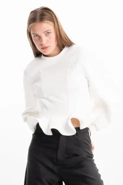WHITE FRILL HEM SWEATSHIRT