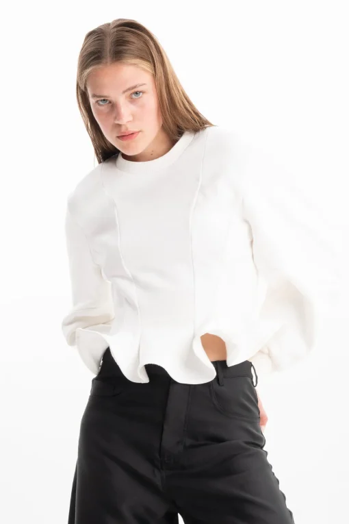 WHITE FRILL HEM SWEATSHIRT