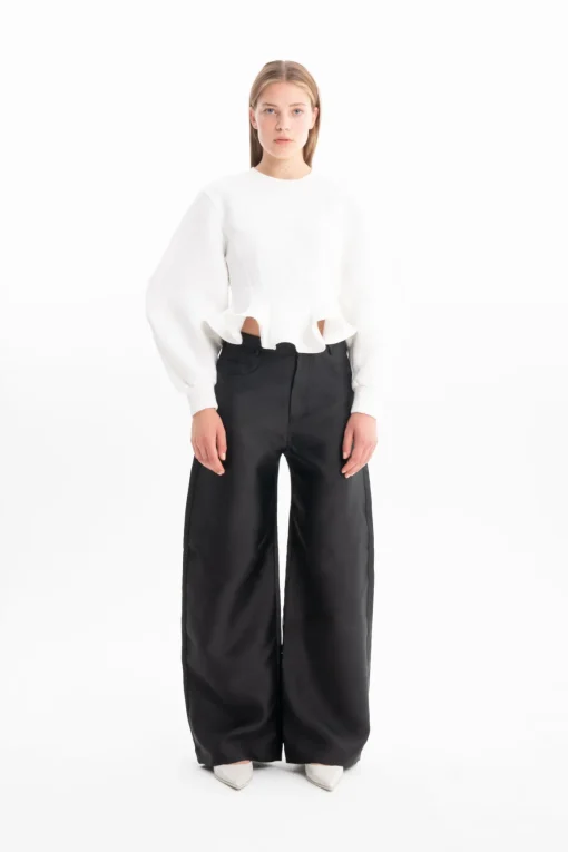 WHITE FRILL HEM SWEATSHIRT