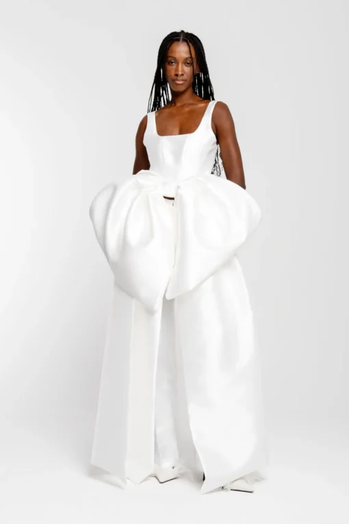 WHITE FRONT BOW TOP