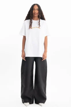 WHITE OVERSIZED T-SHIRT WITH GOLD LOGO
