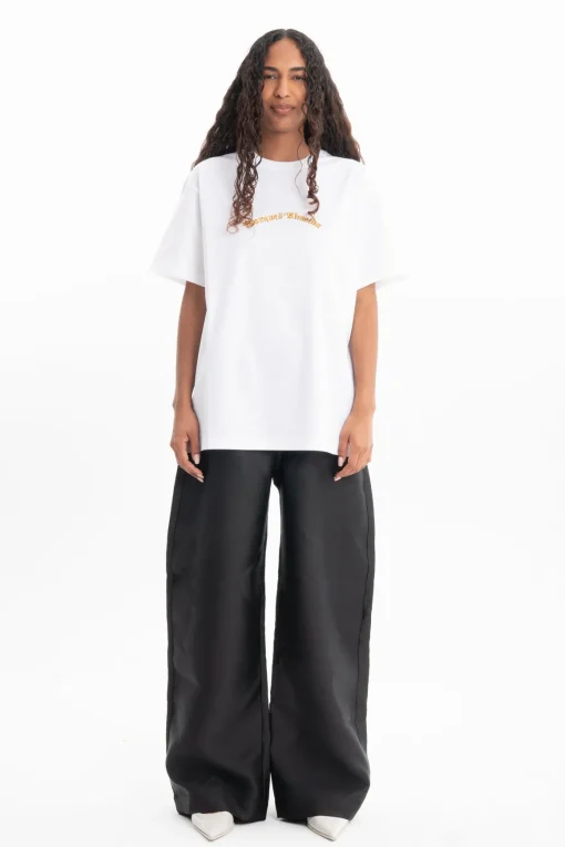 WHITE OVERSIZED T-SHIRT WITH GOLD LOGO