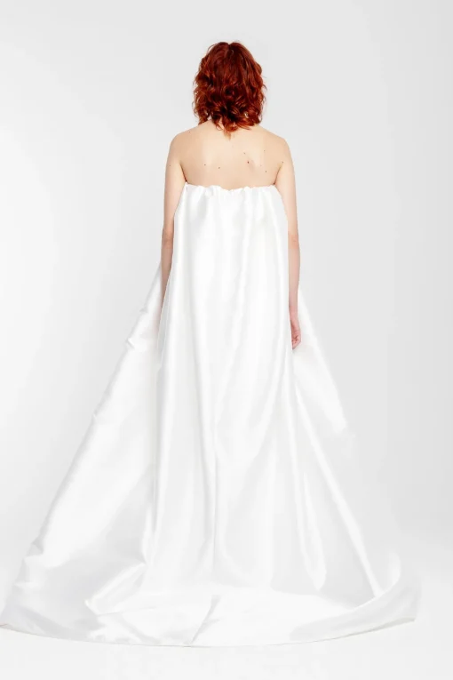 WHITE PLEATED STRAPLESS TRAIN TOP