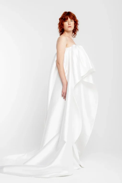 WHITE PLEATED STRAPLESS TRAIN TOP
